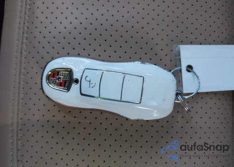 2017 Porsche Macan from USA, damaged, VIN WP1AA2A50HLB82752